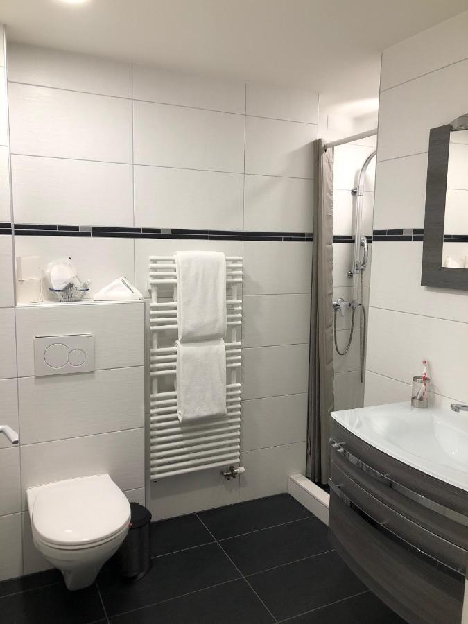 Hotel Du Chasseur Enges Eksteriør bilde